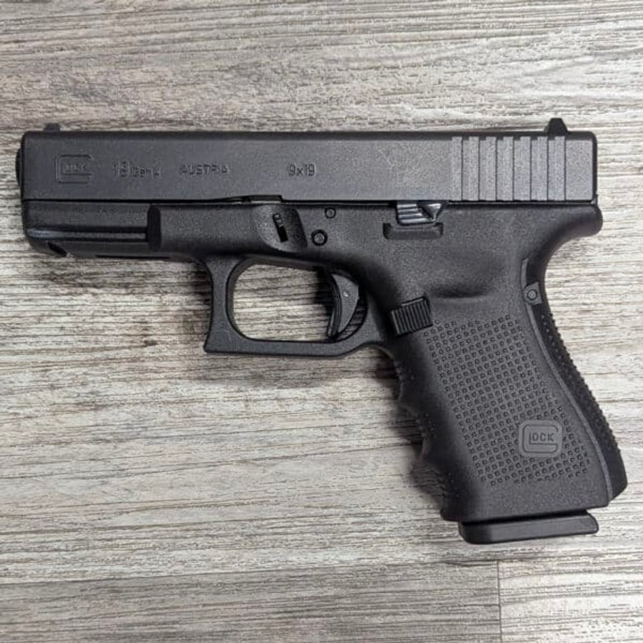 Glock 19 Gen 4 pistol